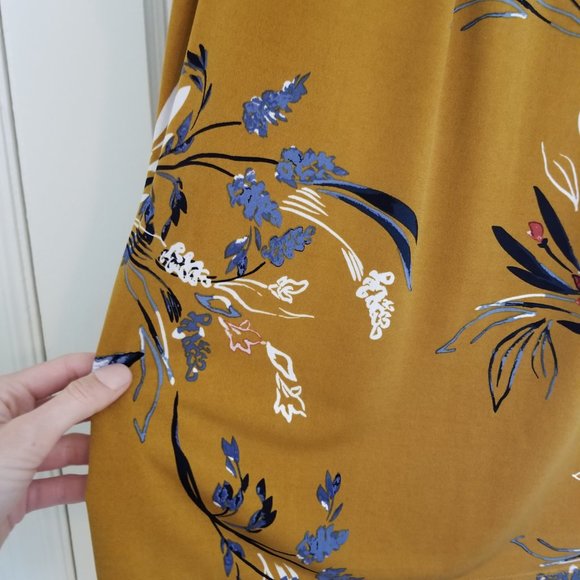 Ivanka Trump Women's size Small Sleeveless Blouse - Picture 10 of 11